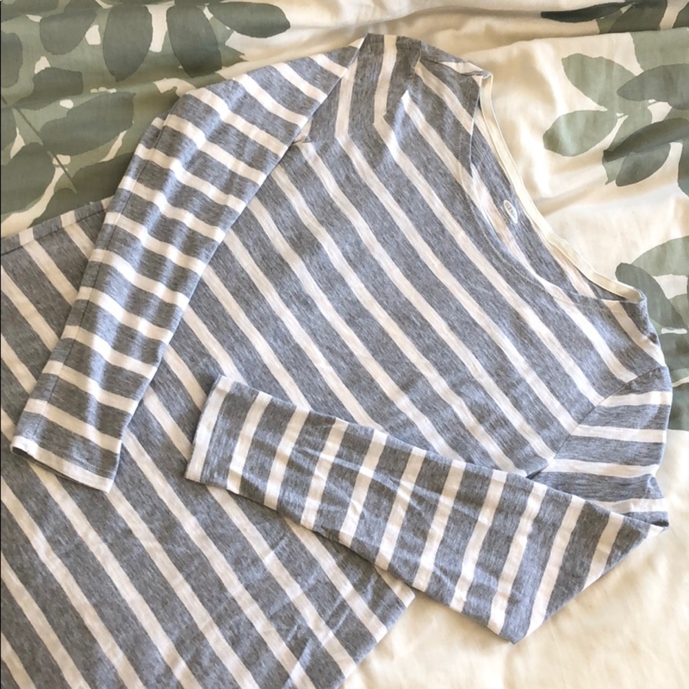 Old Navy grey/white maternity tunic
